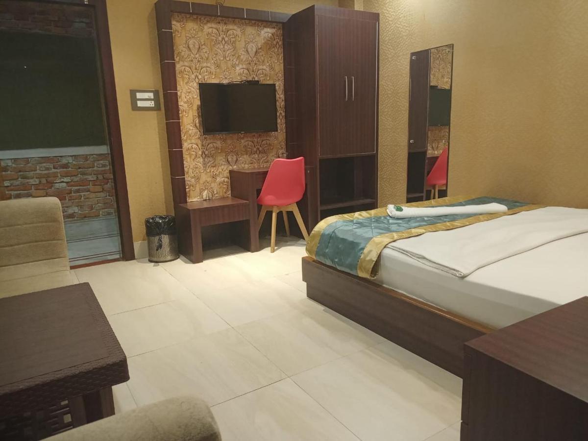 The Brahmaputra Hotel Dhubri Экстерьер фото